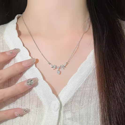 Elegant Leaf & Crystal Pendant Necklace – Minimalist Silver Design